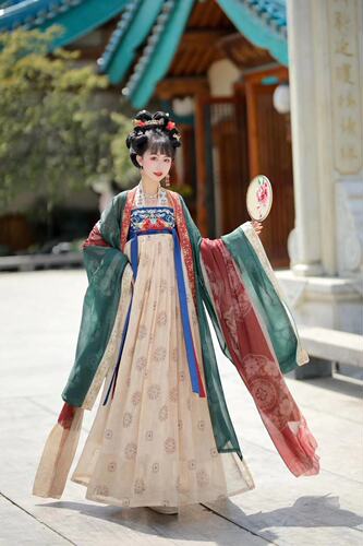 Princess of the prosperous Tang Dynasty in Blossom Jingning, original Tang-made Hanfu for women, restored half-arm chest-length underskirt, complete set of Chinese-style ancient costumes