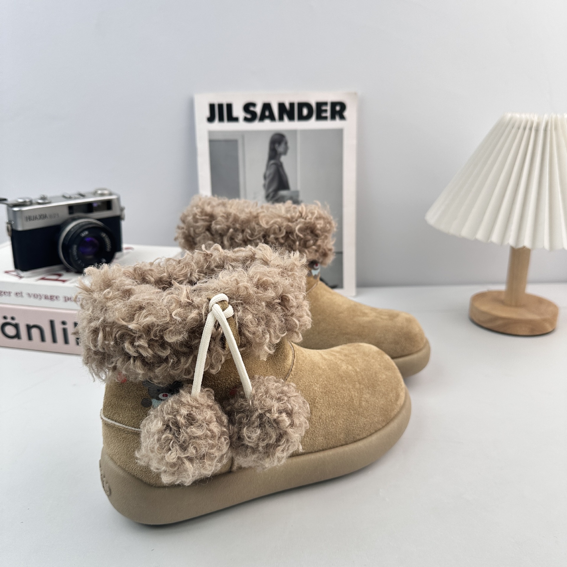 Yuanbo bonito botas de nieve de cabeza grande mujeres 2025 botas cortas de cabello de lichi de invierno y zapatos de algodón gruesos