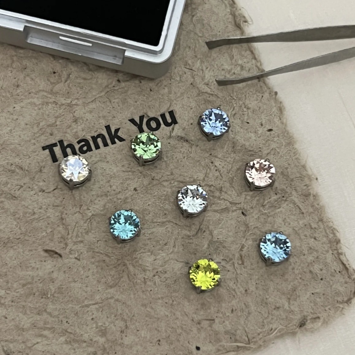 6MM Shi Jiahuanzi Magnetic Ear Clip Burst Flash Color Titanium Steel Ear-free Punch-free Ear Nail Ear Bone Nail Ear Nail