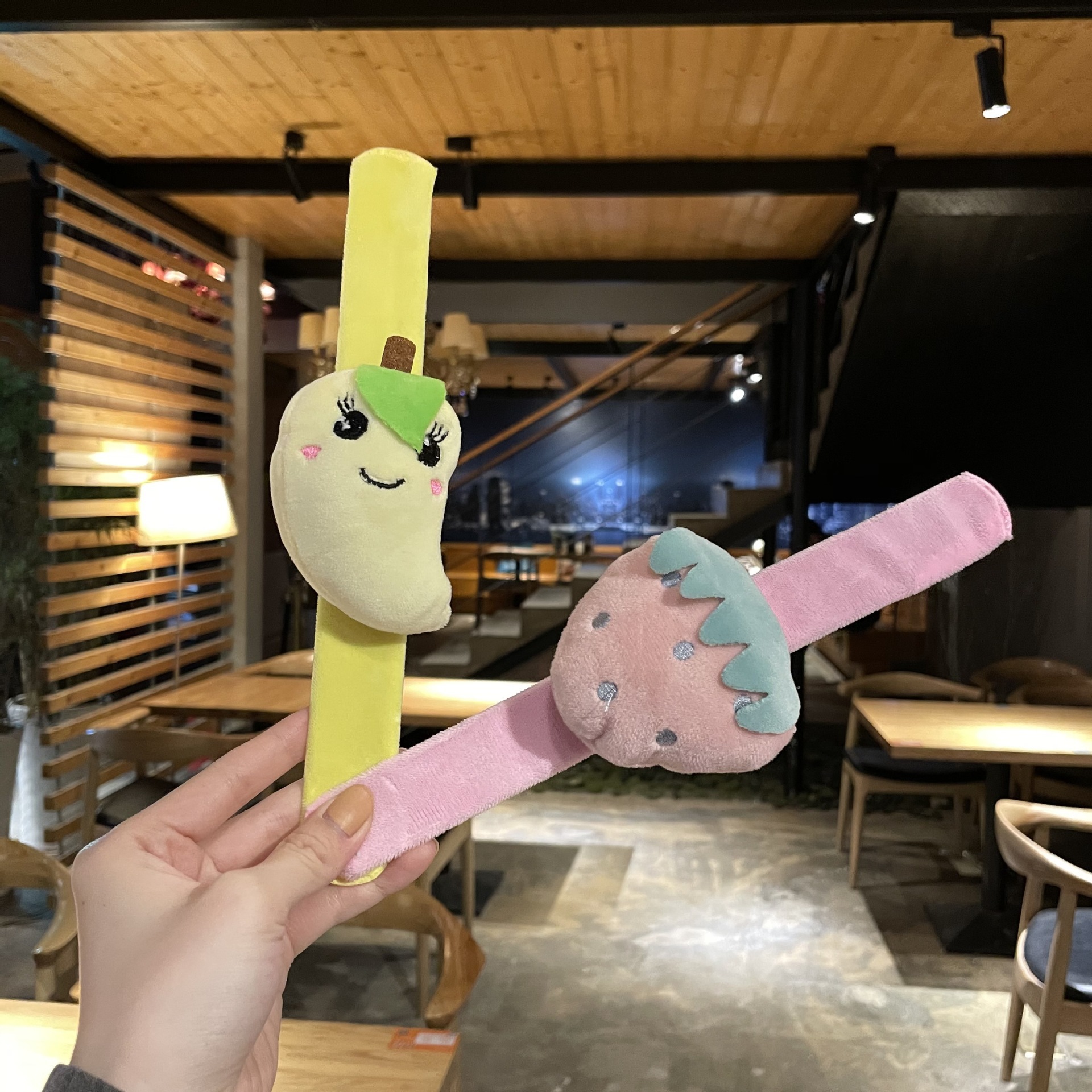 Anillo de pelusa de dibujos animados para niños muñecas de peluche pareja brazalete decoración creativa navideña joyería para el cabello regalos de boda
