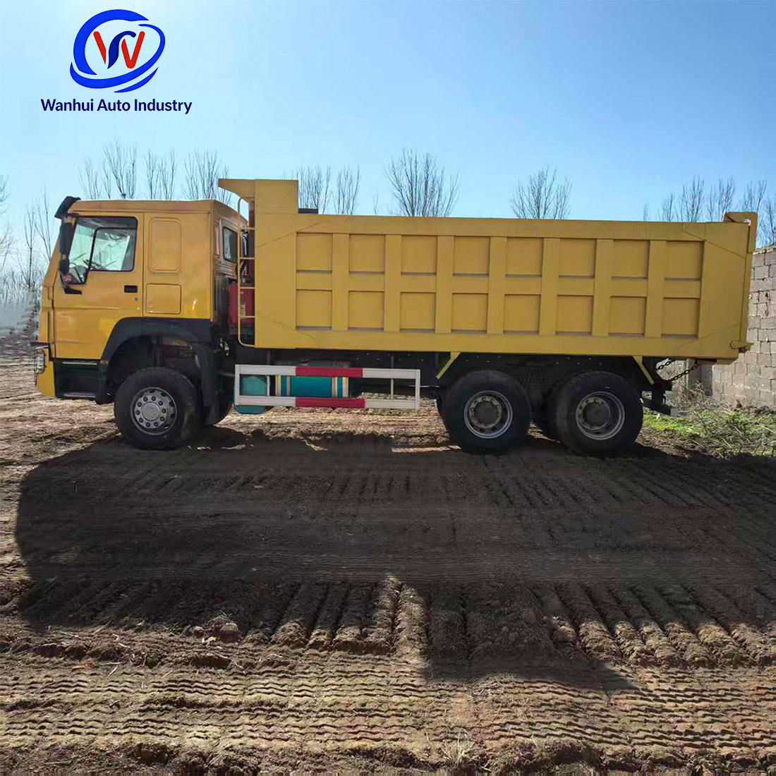 Cross-Border Supply of Refurbished Eight-Wheel Dump Trucks, Sinotruk Howo Engineering Dump Trucks, 6X4 Sand and Gravel Transport Trucks
