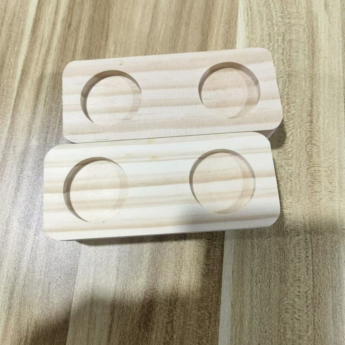 두 구멍 베이스