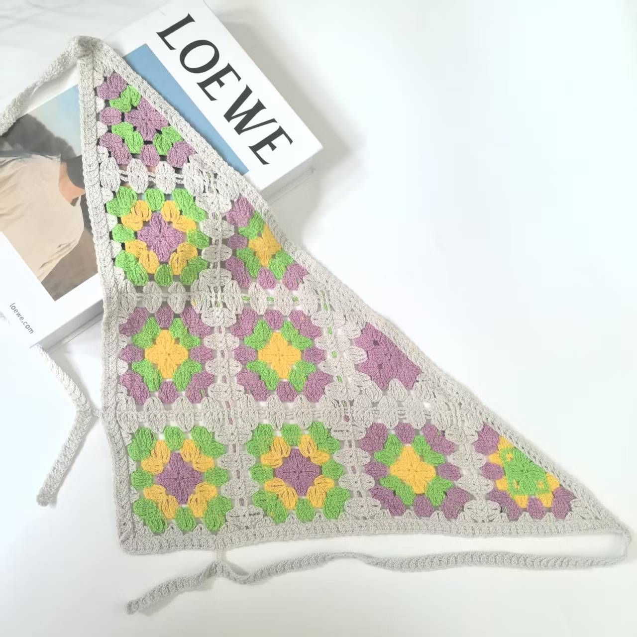 Francia cereza toallas triangulares mujeres primavera y otoño viajes padres-hijos gancho de punto flores hueco pañuelo de arte correa de pelo gorro