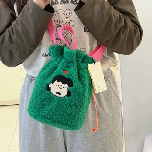 Korean autumn and winter puppy cute plush drawstring bucket bag casual and versatile one-shoulder cross-body bag hand bag