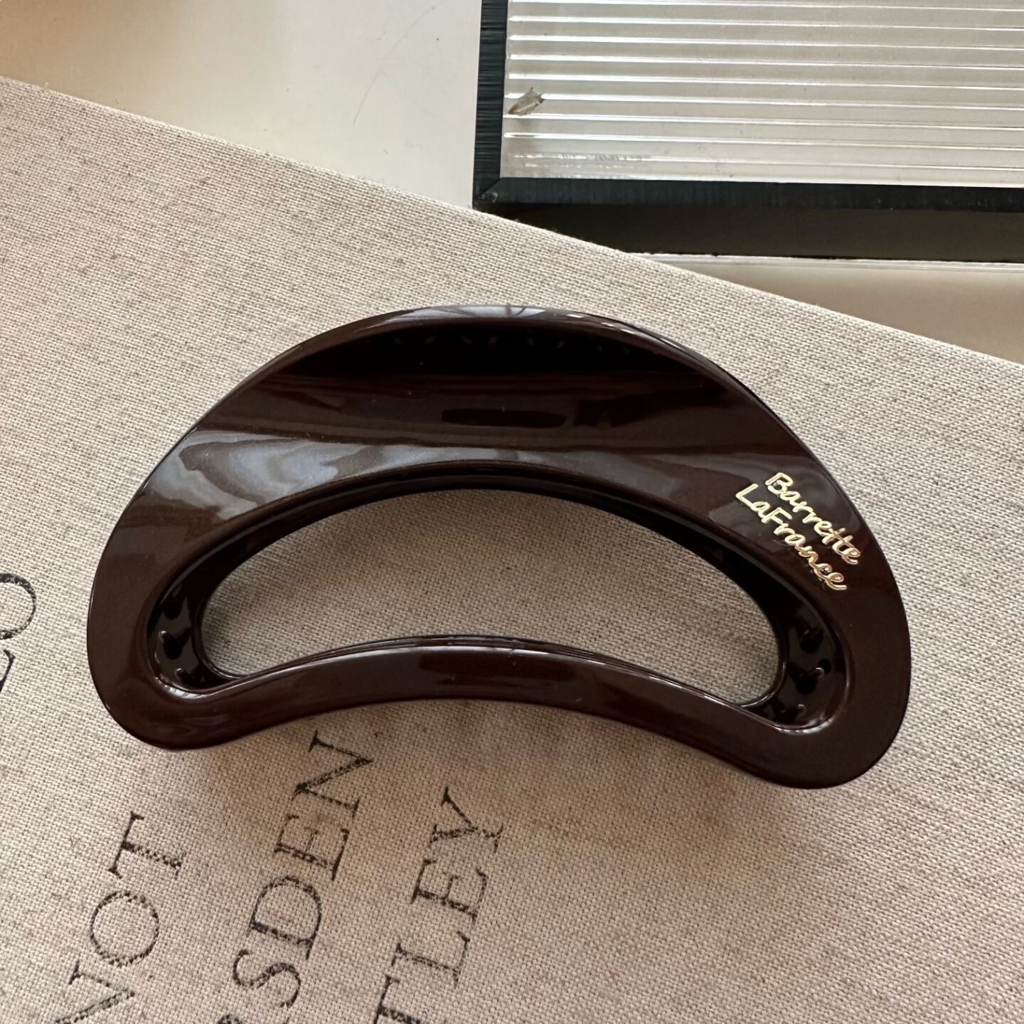 Semicircle gold label brown [11cm]