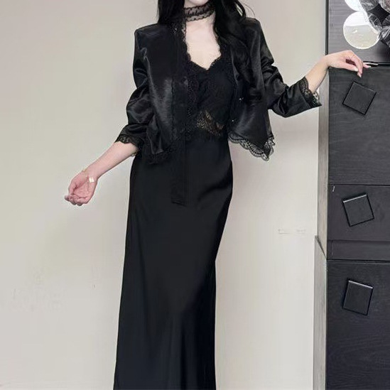 [Beaded and Jade] French Fashionable Waist-Cinching Lace Dress Suit Black Top and Other Sleeveless
