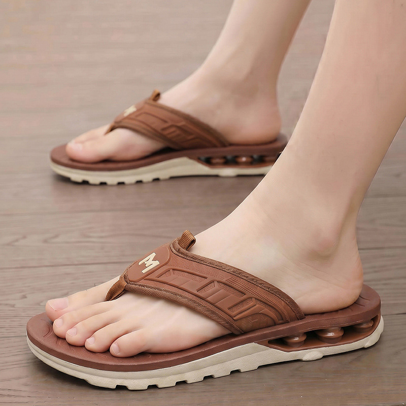 Cross-Border Men's Flip-Flops 2026 Summer Outdoor Wear Lightweight Breathable Thong Sandals Casual Beach Lazy Slippers Cross-Border Men's Flip-Flops 2026 Summer Outdoor Wear Lightweight Breathable Thong Sandals Casual Beach Lazy Slippers
