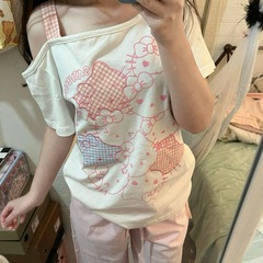 キティ刺繍パッチホットガールストラップオフショルダー半袖Tシャツレディース2025年夏新作インピュアラストルーズトップ
