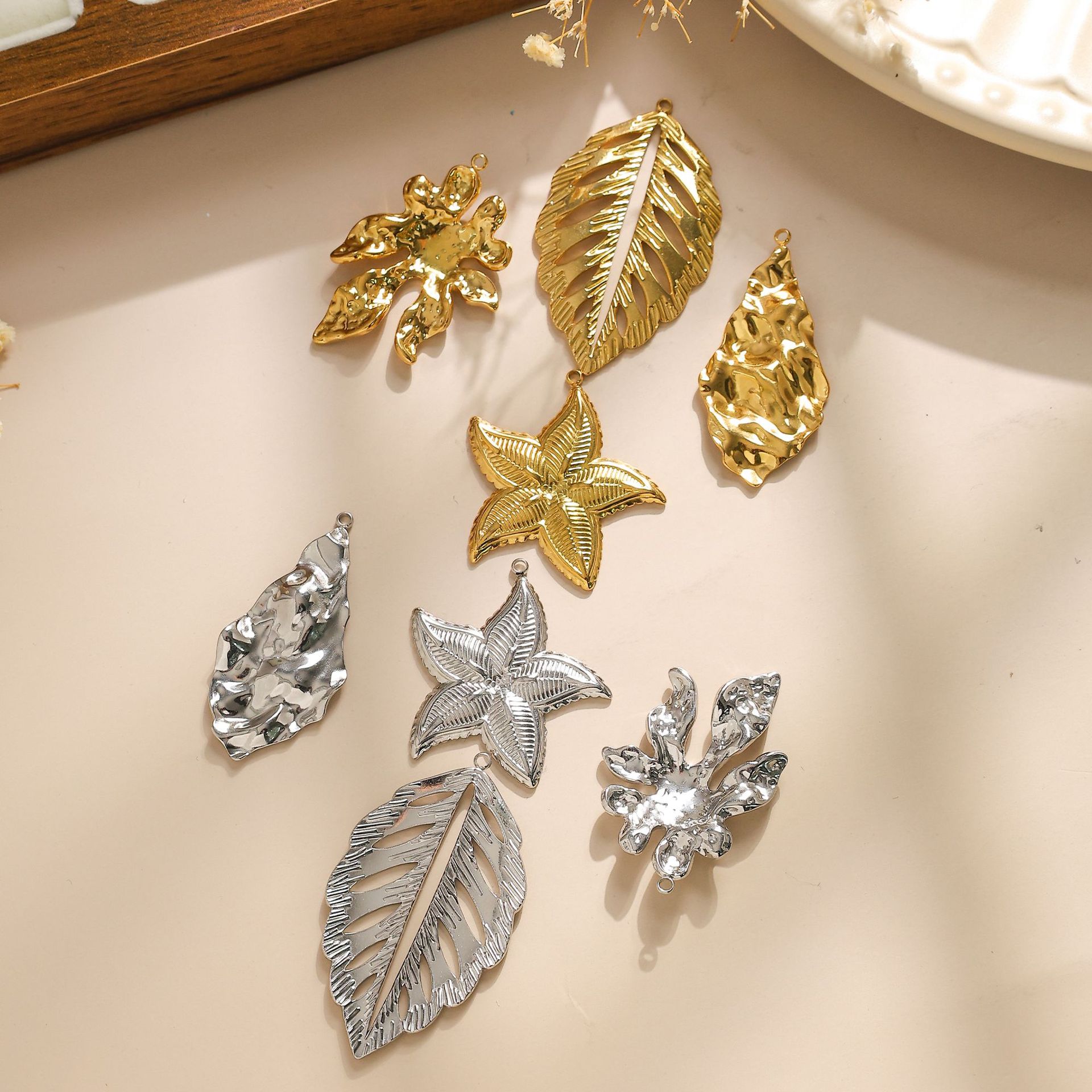 1 Piece Quantity 304 Stainless Steel Material 1 Piece 304 Stainless Steel Leaves Starfish Pendant