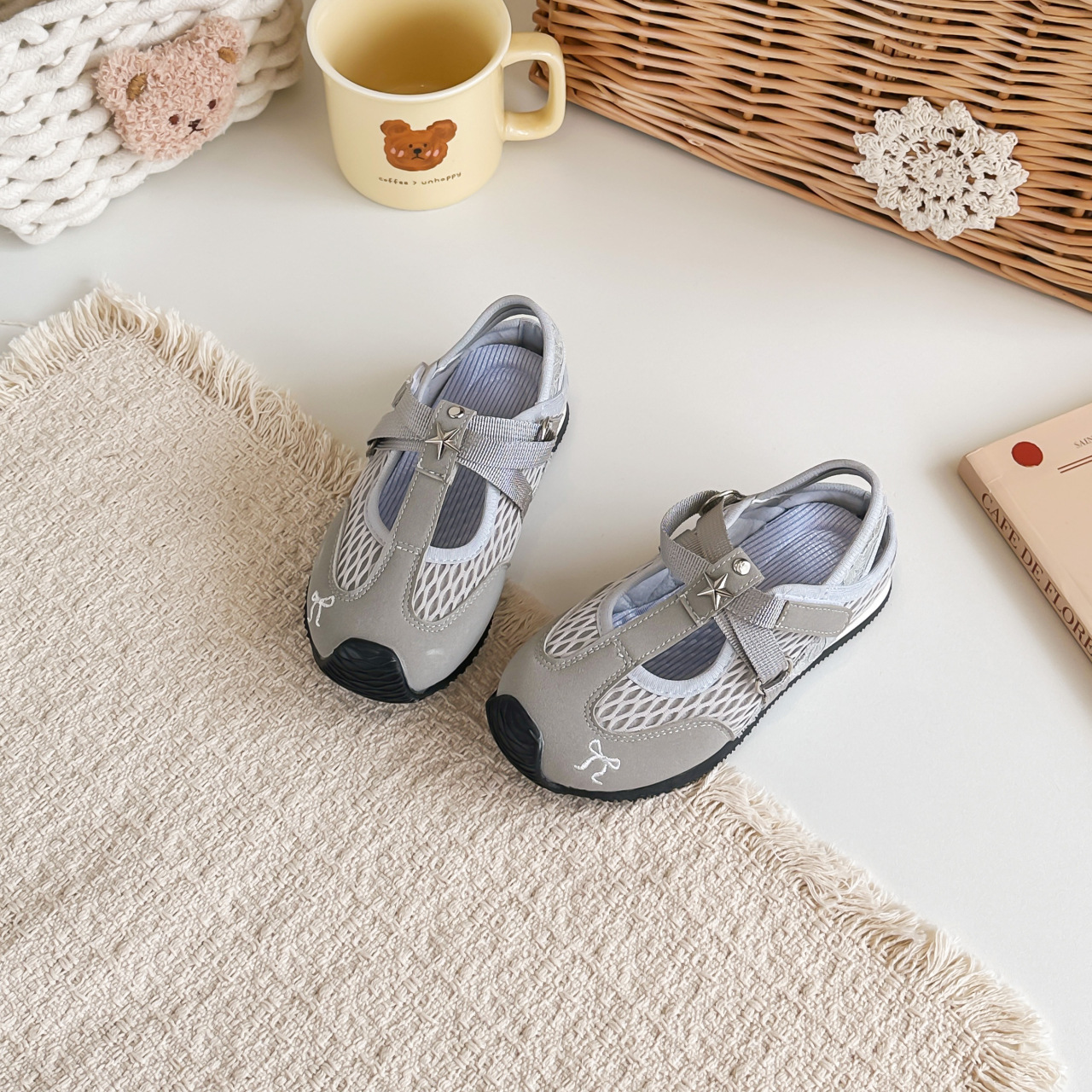 Zapatos de moda para niñas versátiles 2026 verano nuevos zapatos de moda para niños respirables sandalias casuales planas