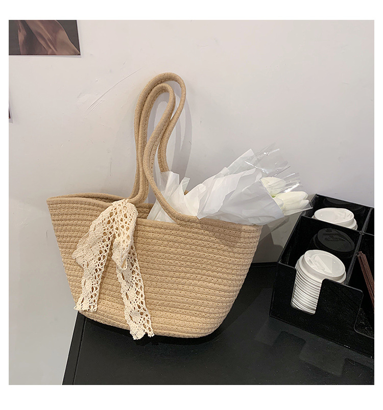 Fashion One-shoulder Portable Straw Bag display picture 3