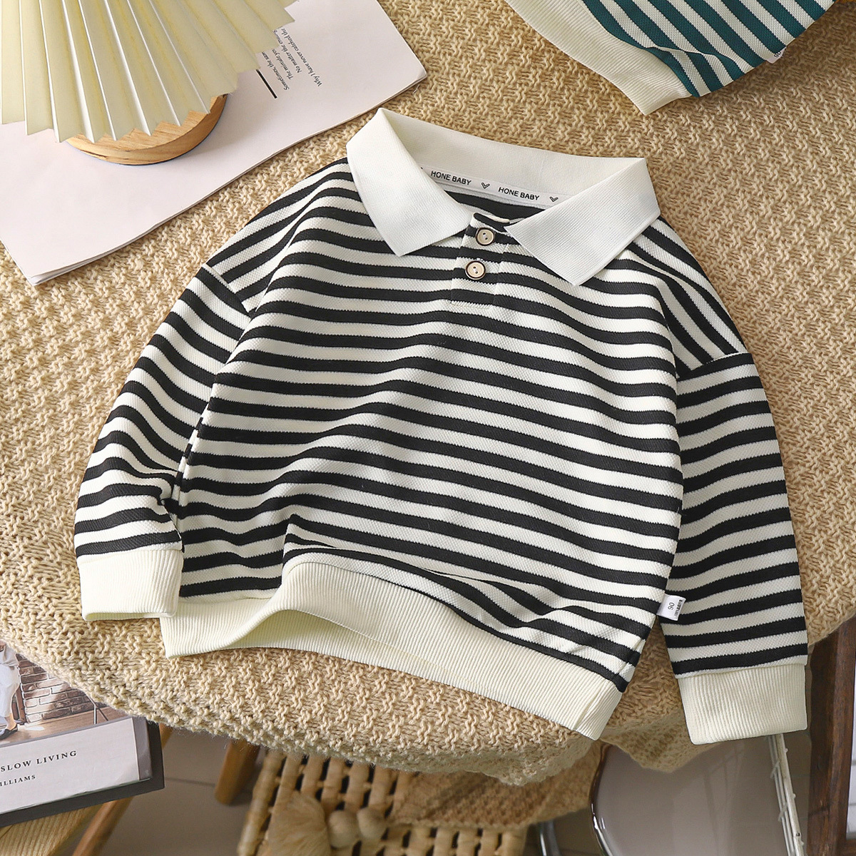 Ropa de primavera y otoño para niños suéter de bebé para niños 2023 nueva llegada estilo coreano para niños estilo occidental casual rayado superior al por mayor