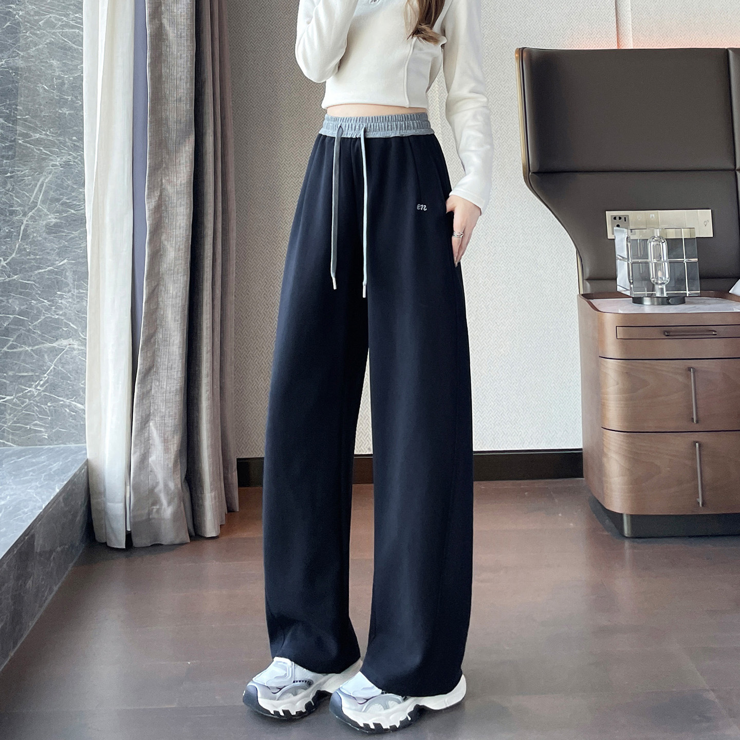 Contrast Color Narrow Casual Wide-Leg Sports Pants for Women 2025 Autumn and Winter New Pants for Small People with High Waist and Slimming Look Straight