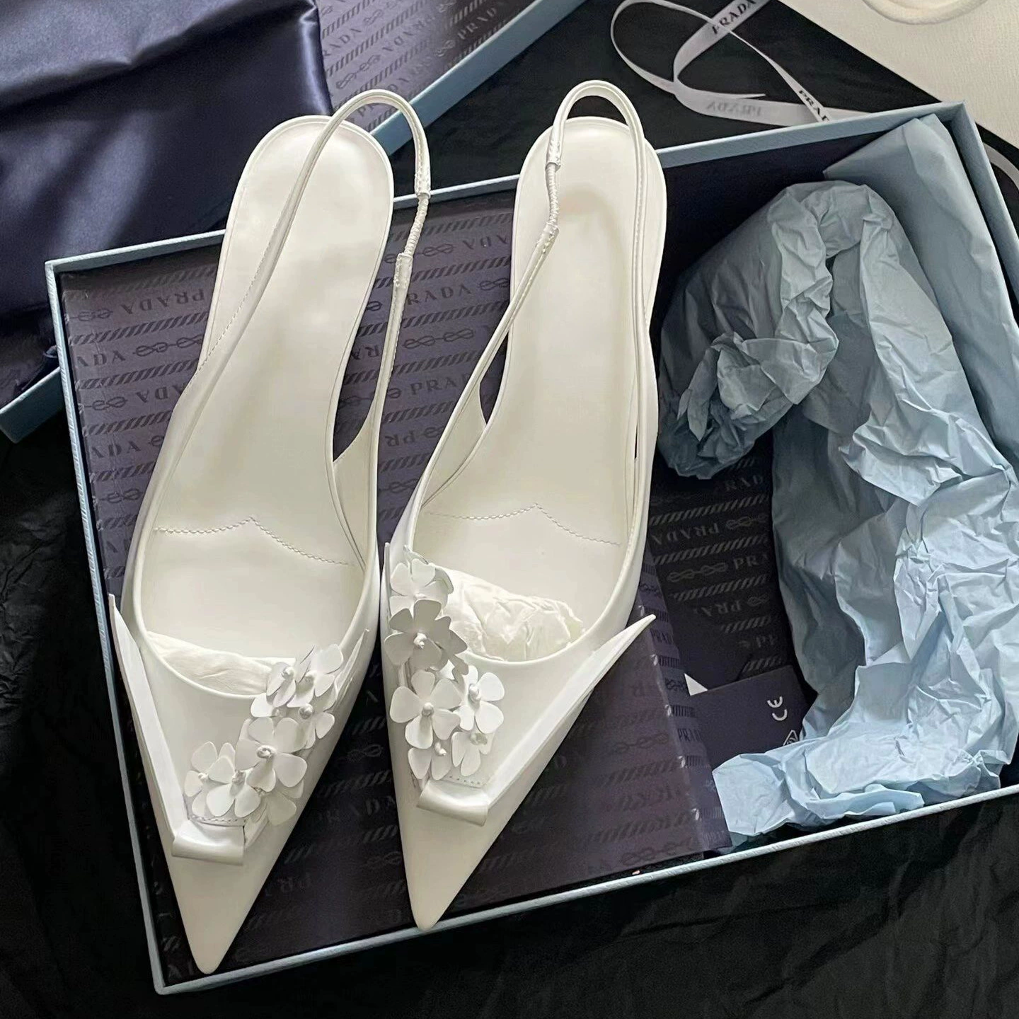 Версия из воловьей кожи ~ сандалии из натуральной кожи с цветком оригами на кошачьем каблуке и острым носком для женщин, летние маленькие сандалии на низком каблуке во французском стиле, однотонные сандалии