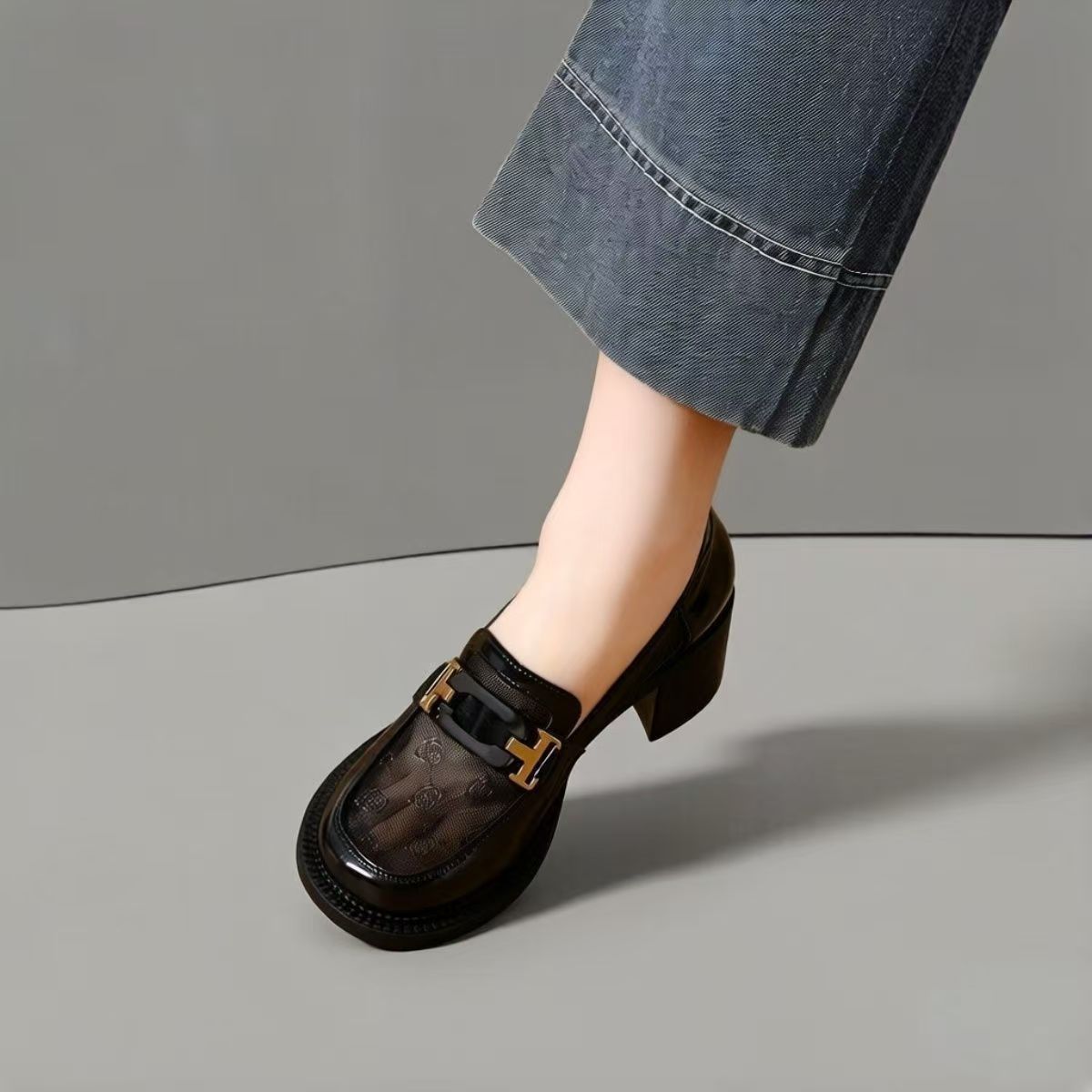 Vintage mesh transpirable versátil Lefour zapatos mujeres primavera y verano 2026 nuevo estilo británico hueco zapatos de un solo pie