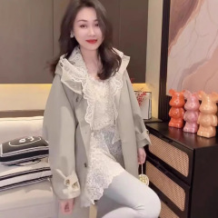 2025胖mm大码韩版蕾丝拼接设计冲锋衣百搭显瘦遮肉通勤风风衣
