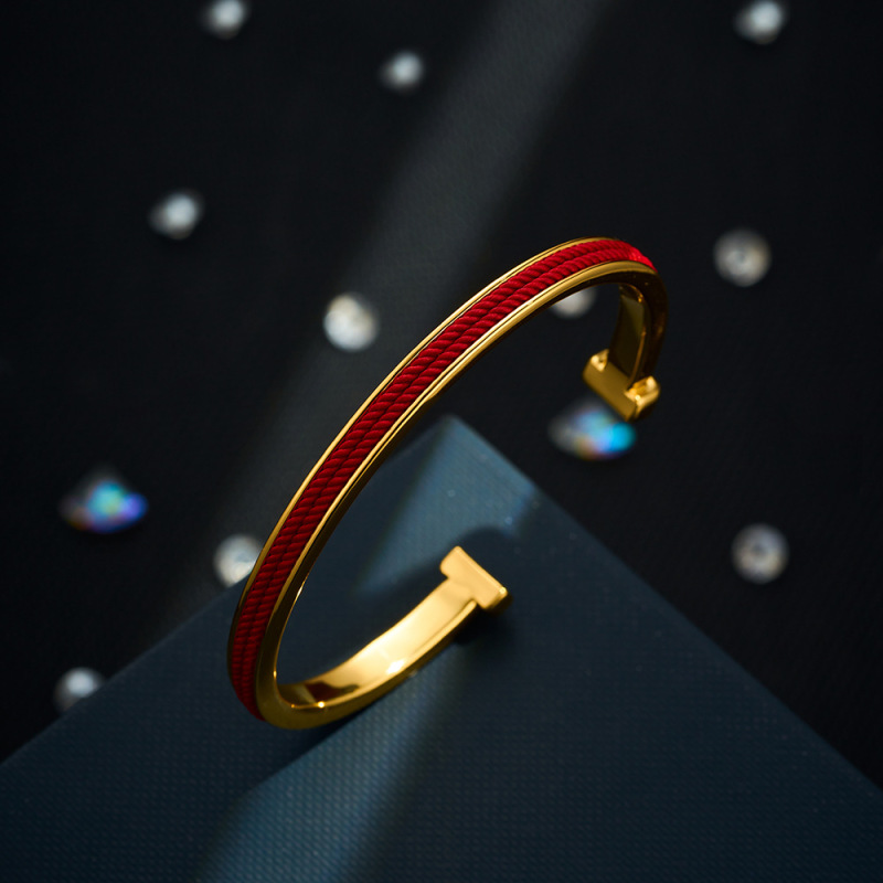 New Year's Good Luck Red Rope Bracelet Simple All-Match High-Level Personalized Bracelet New Niche Design Explosions Women's Jewelry New Year's Good Luck Red Rope Bracelet Simple All-Match High-Level Personalized Bracelet New Niche Design Explosions Women's Jewelry