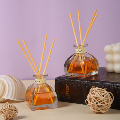 Bedroom toilet yurt fireless aromatherapy essential oil fragrance wholesale car air freshener 50ml