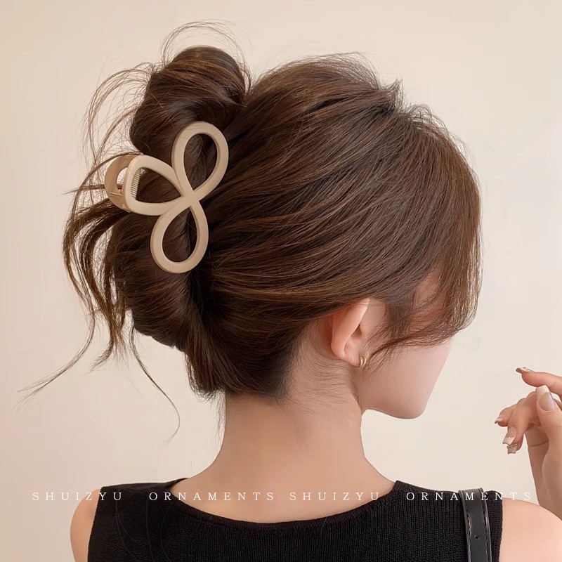 新しいスタイルのヘアクリップ、女性用、髪の量が多い方にも最適、おしゃれでファッショナブルな中型シャーククリップ、日常使いに万能なヘアアクセサリー|undefined
