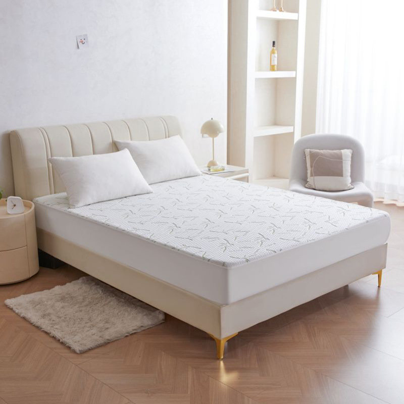 Amazon Comercio exterior Venta caliente fibra de bambú capa de aire jacquard impermeable colcha cubierta bebé colchón cubierta protectora pañal pad