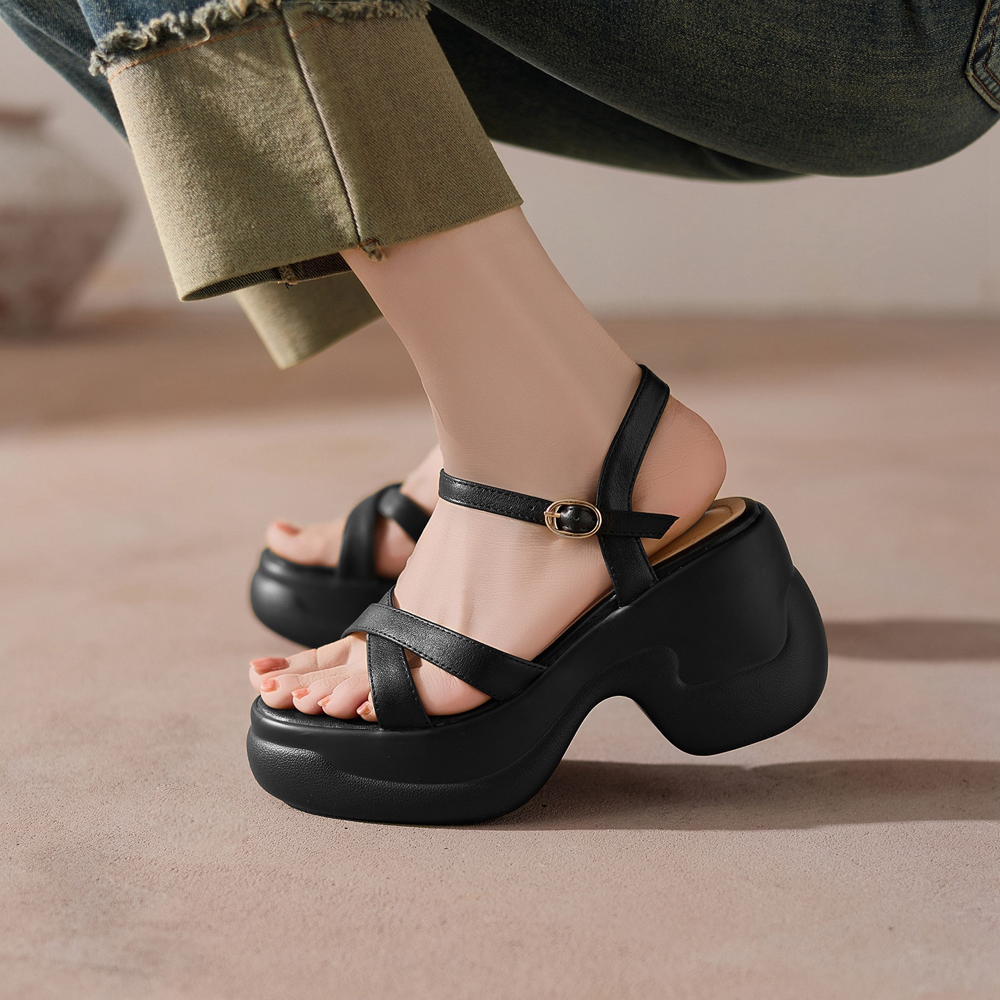Sandal cao gót nữ hở mũi đế xuồng da bò, quai ngang đi làm — đen