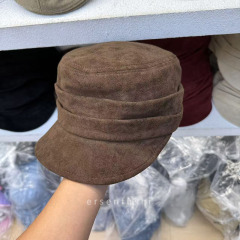 日本のレトロなスエードフラットトップ八角形帽子女性のための秋の新しい無地シンプルで多用途な顔が見える小さなひさし帽子