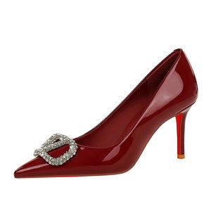 8351-AK202 European and American style sexy red base patent leather rhinestone V-buckle decoration pointed shallow mouth
