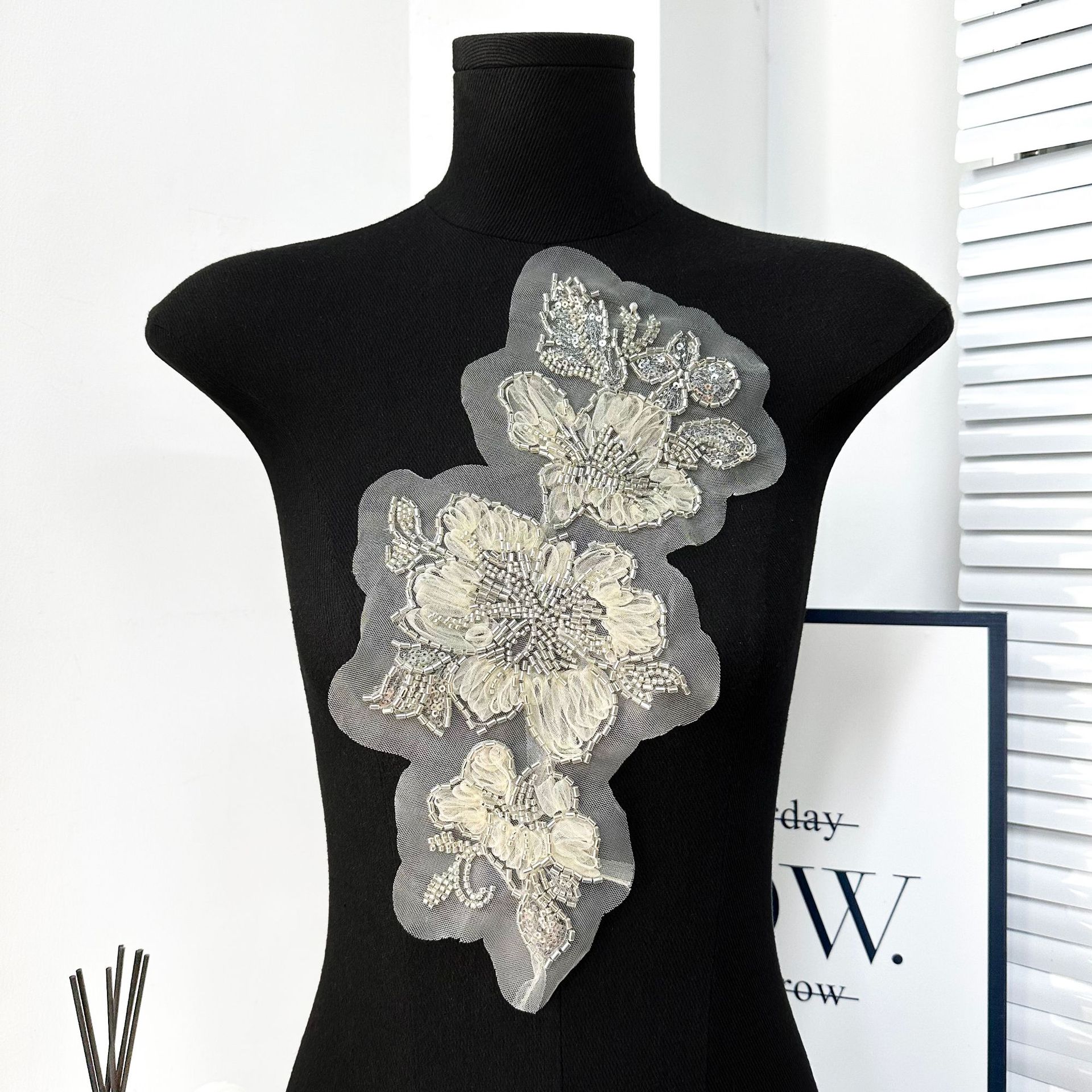 Red de flores tridimensional transfronteriza, bordado de encaje, tubo de cuentas, albaricoque negro, vestido, vestido, abanico, accesorios de decoración, accesorios