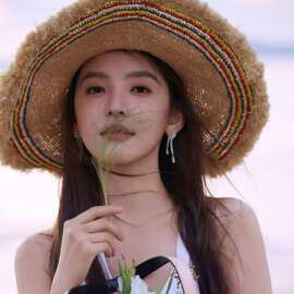 日系多彩拼接纯手工钩拉菲草大沿草帽女新款毛边遮阳防晒出游度假