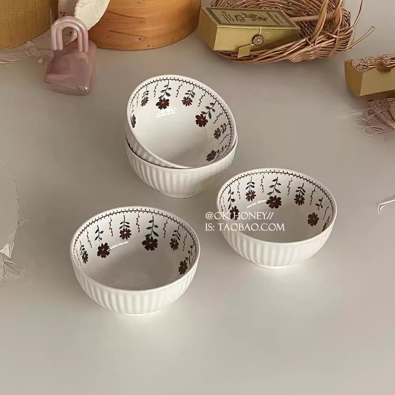 Japanese Style Vintage Hand-painted Small Flower Underglaze Rice ins Bowl Simple Household Bowl Set High-value Tableware Japanese Style Vintage Hand-painted Small Flower Underglaze Rice ins Bowl Simple Household Bowl Set High-value Tableware
