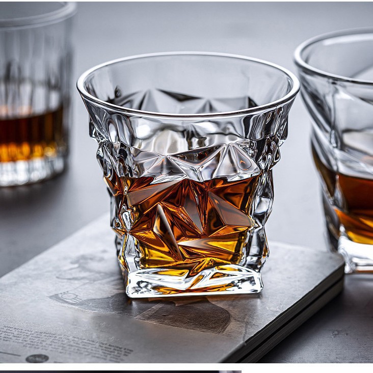 Vaso de vinos de Amazon suministro de vidrio de cristal creativo europeo Vaso de vinos de vinos de whisky de cerveza de bar