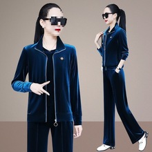 金丝绒运动服套装女秋季时尚宽松洋气中老年妈妈休闲跑步服三件套