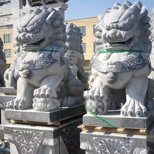 ��Ȼ������ʯ����Tʯ�{��һ�����T�լ�����T��ͥԺ����Ĺǰ�[��