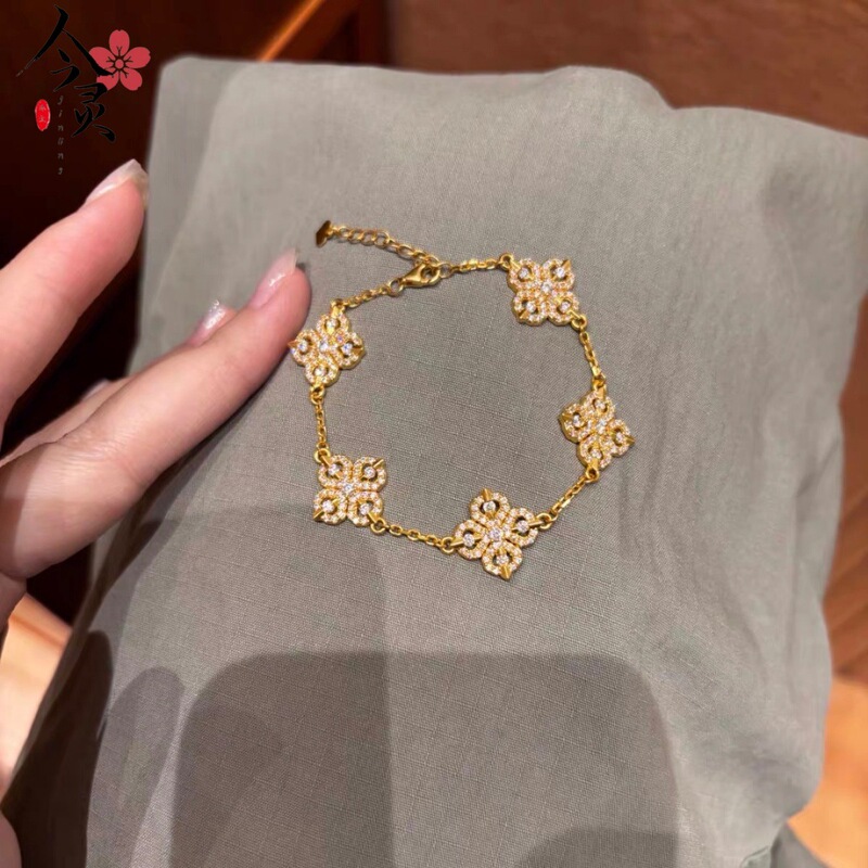 The Same Style as the One in the Jewelry Store, the Dazzling Diamond-Encrusted Cross Vajra Five-Flower Bracelet Is a High-End, Vintage, Versatile, and Stylish Bracelet The Same Style as the One in the Jewelry Store, the Dazzling Diamond-Encrusted Cross Vajra Five-Flower Bracelet Is a High-End, Vintage, Versatile, and Stylish Bracelet