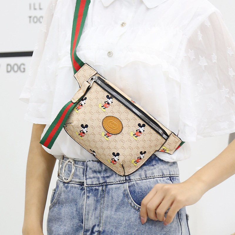 Bolso de pecho de diseño de nicho para mujeres 2025, nuevo estilo coreano de alta sensación de bolso de mujer al por mayor.