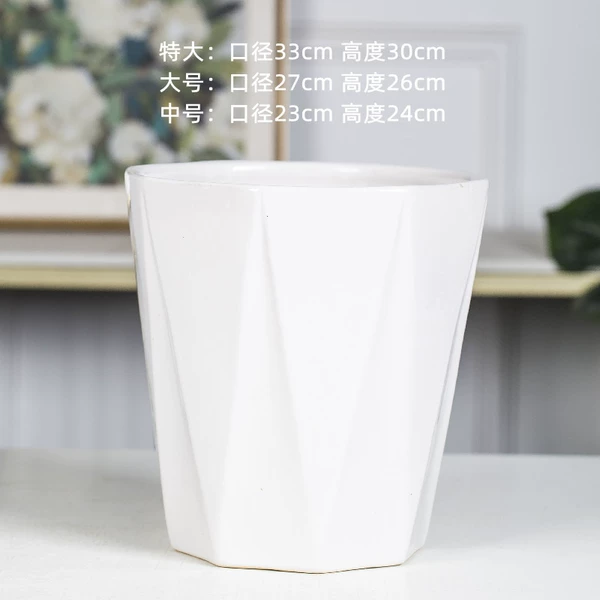 Diamond -shaped bright white +plastic tray