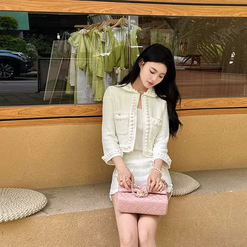 奶气减龄立体手工织带娃娃领短外套+弧度半身短裙女秋粗花呢套装