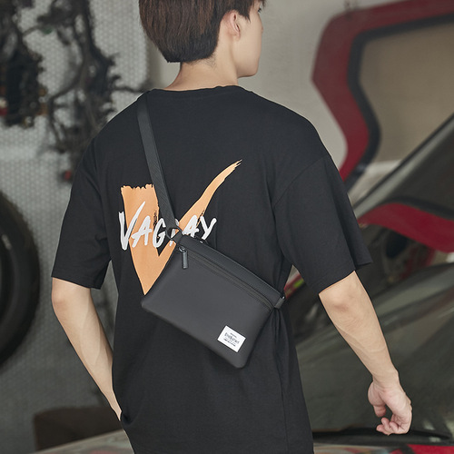Men's small bag, shoulder bag, men's summer crossbody bag, Japanese simple shoulder bag, casual carry-on small shoulder bag, mobile phone bag
