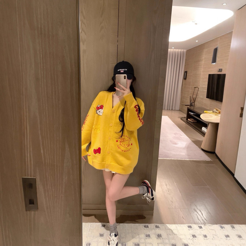 2025新款韩版宽松休闲百搭圆领长袖针织开衫女设计感小众毛衣外套|undefined