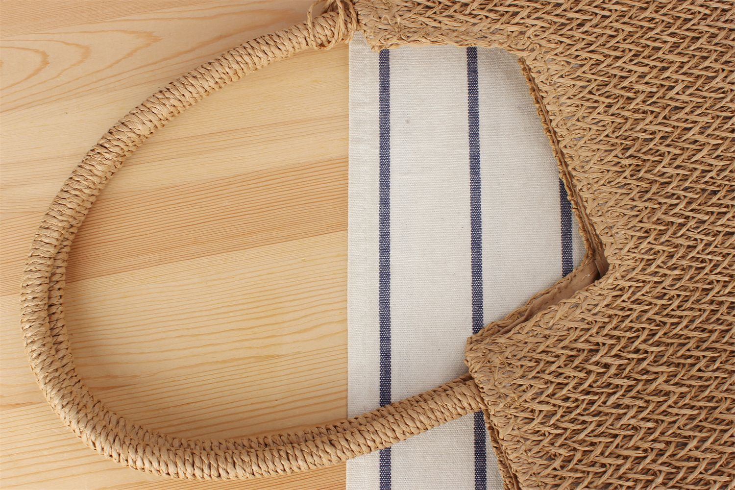 New Styles of Handbags 2024, Woven Bags for Summer Seaside Travel, New Versatile Large-capacity Tote Bags, Fashionable and Popular Women's Bags._voghion.com