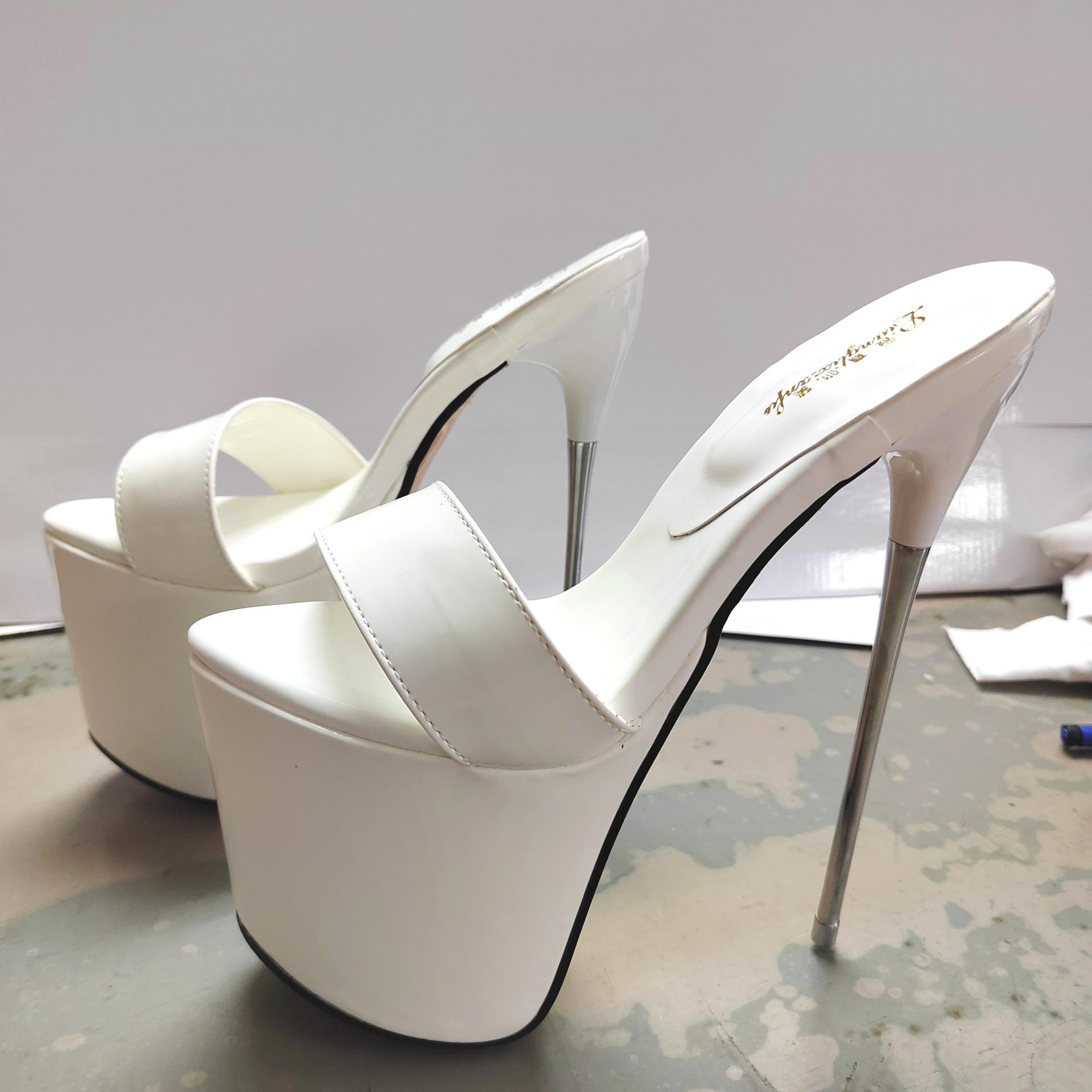 Giày sandal cao gót nữ quai ngang đế thép gót 19 cm da bóng — Màu đỏ (băng thông rộng) chi tiết 1