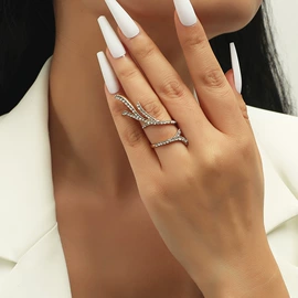 耳环;戒指;耳钉