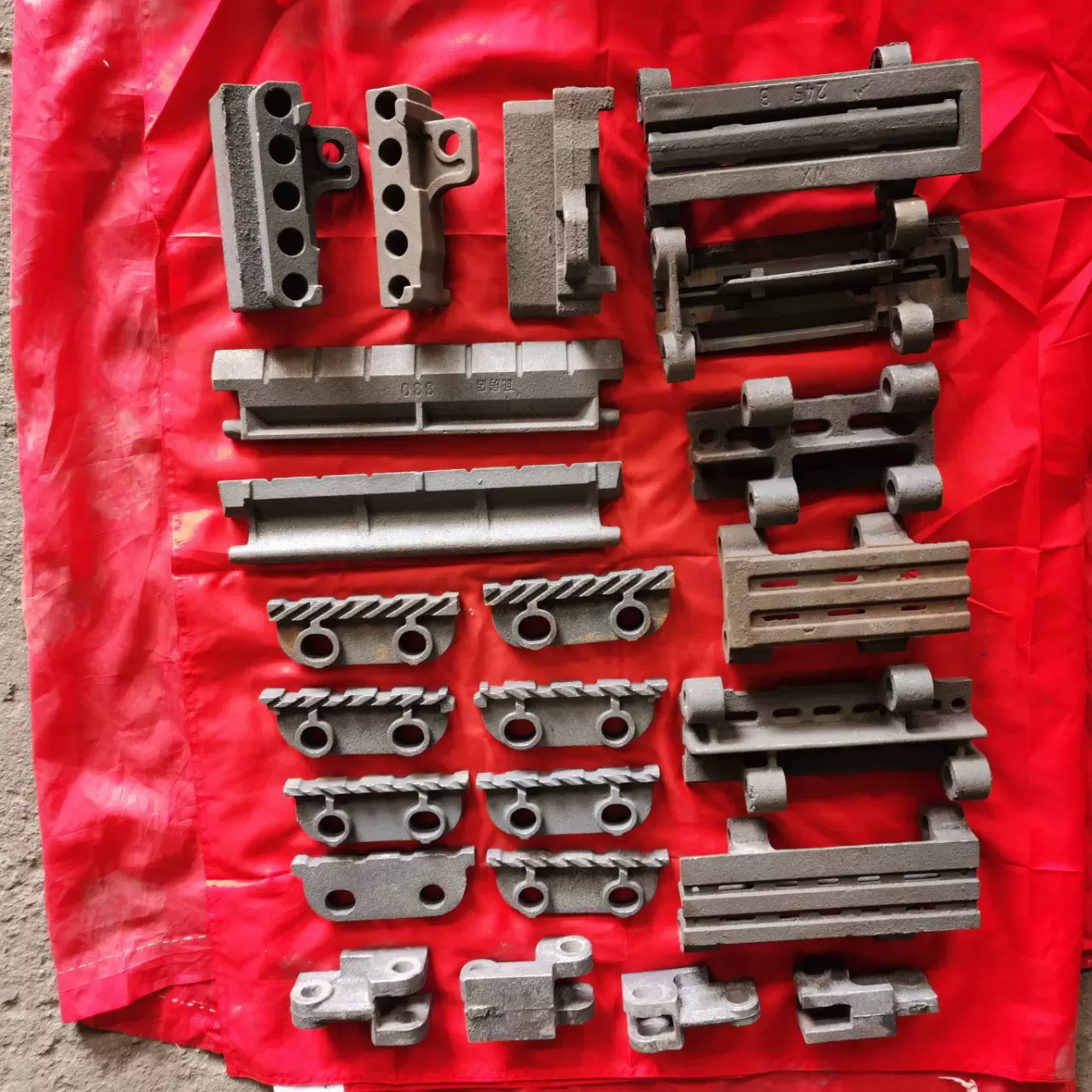 炉排链条片往复炉排煤烧横梁炉排炉箅子耐高温炉条