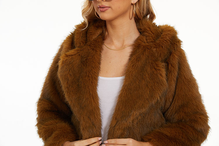 Dames mantel van imitatiebont lang met capuchon_voghion.com