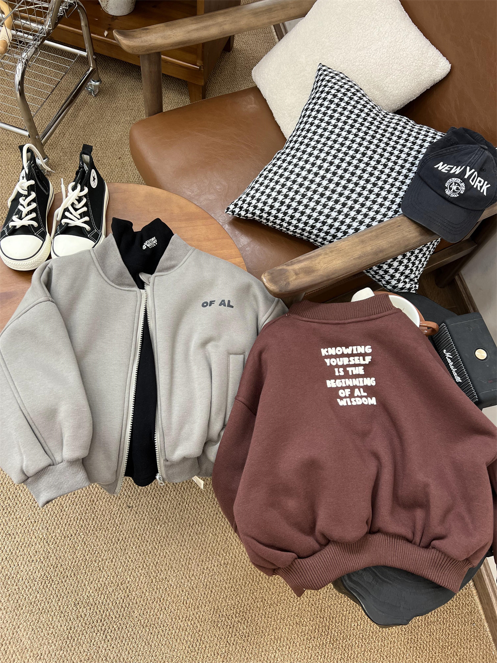 Korean children's clothing, winter boys and girls, plush baseball jacket, thick letter zippered sweater, hoodie jacket_voghion.com