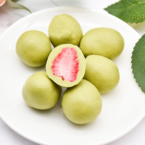 Internet celebrity snack Tonys Teyi Po whole freeze-dried strawberry chocolate with filling 60g bag casual wholesale