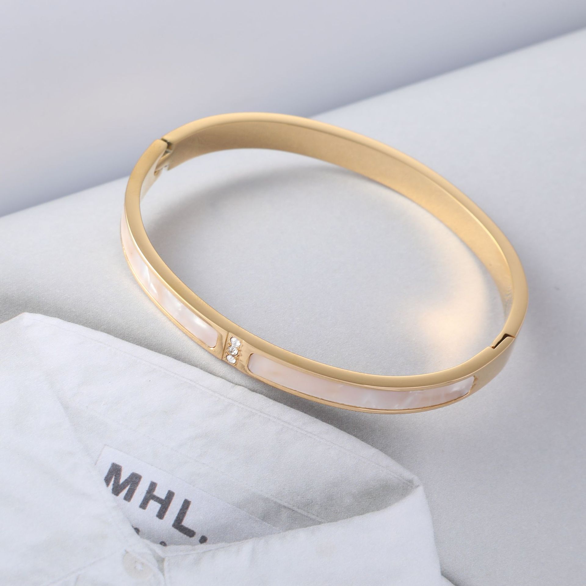 Ins Style Elegant Korean Style Geometric Stainless Steel Plating Diamond 18k Gold Plated Bangle display picture 5