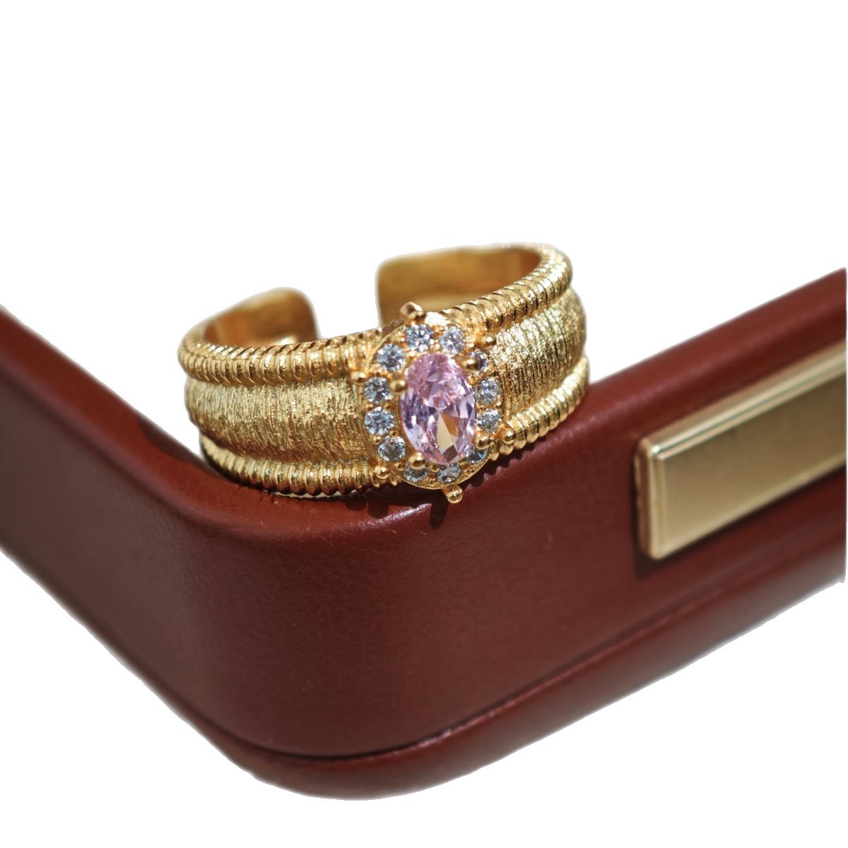 Bague d'index vintage en émail brossé clair, ornée de rubis et de diamants violets, style empilable, haut de gamme et polyvalente_voghion.com