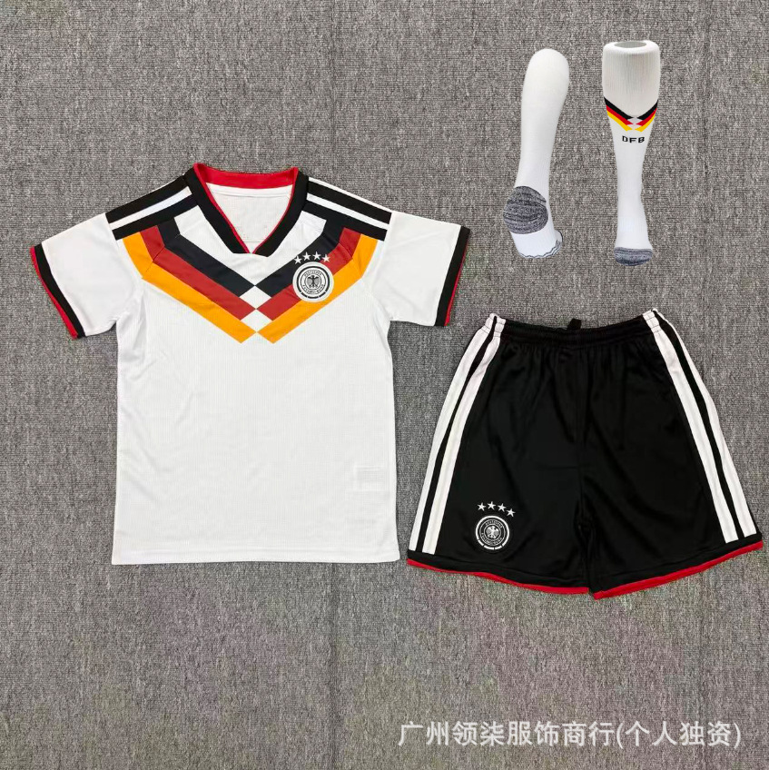 2627 Alemania, cancha local