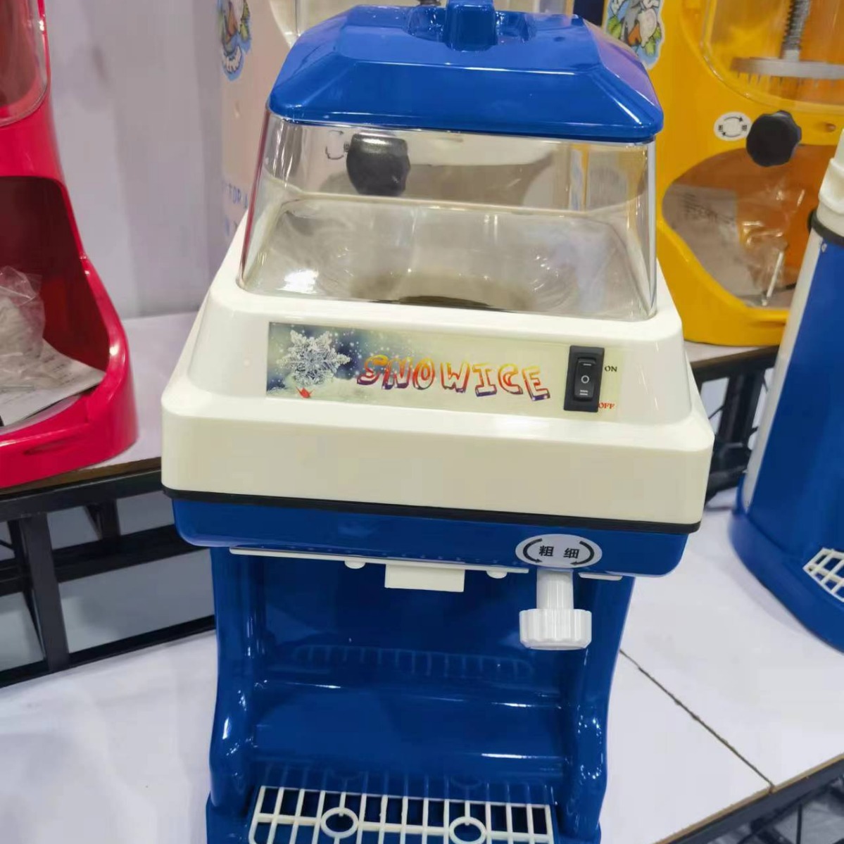 伟丰碎冰机大功率自动打雹沙冰机商用奶茶店冰汤圆刨冰机